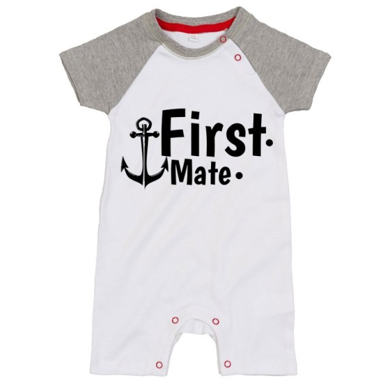Pagliaccetto neonato first mate Per la famiglia