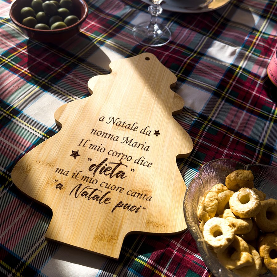 Tagliere a forma di albero di Natale in legno personalizzato