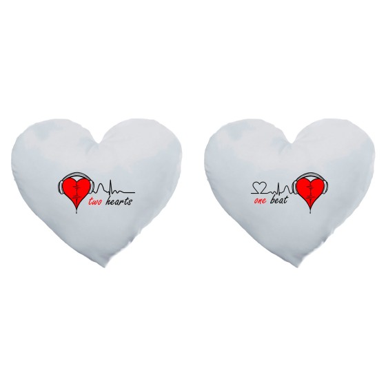 Coppia di cuscini personalizzabili con nomi two hearts one beat 2