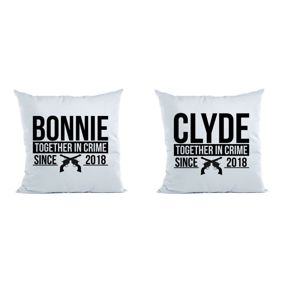 Coppia di cuscini personalizzati con anno bonnie e clyde together in crime since
