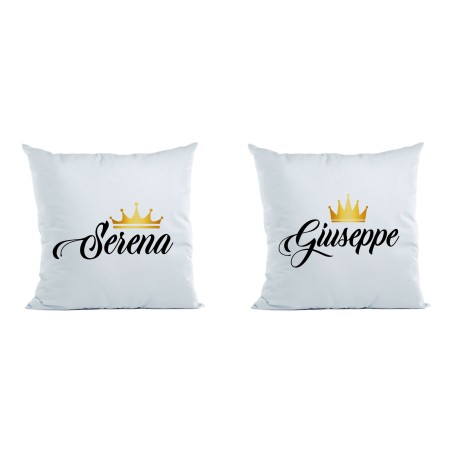 Coppia di cuscini personalizzati con nomi k and q con corona