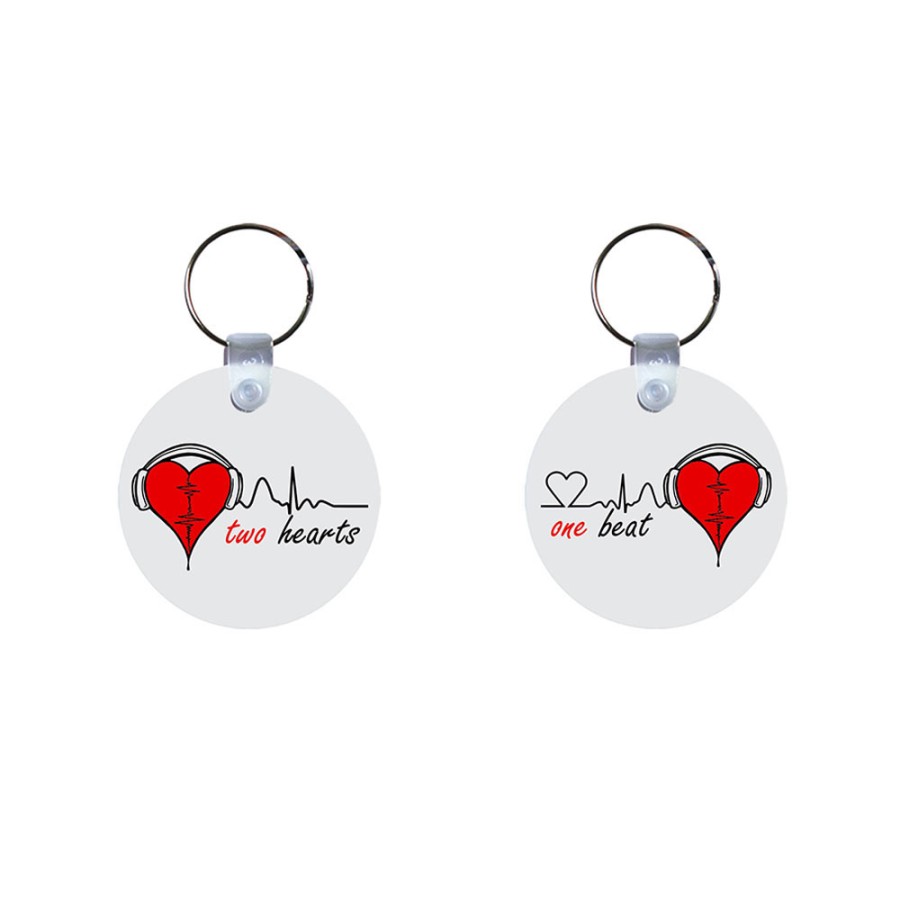 Coppia di portachiavi personalizzabili con nomi two hearts one beat