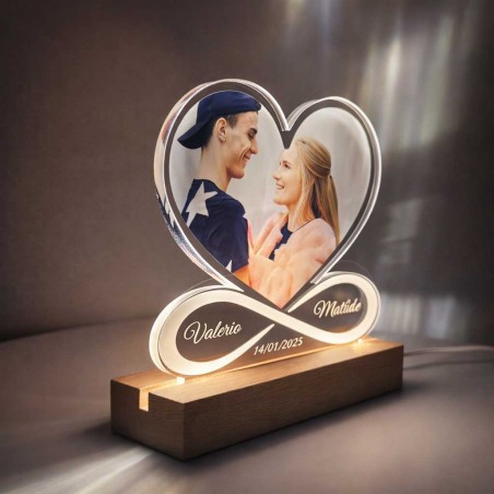 Lampada in plexiglass personalizzata con foto e infinito luminoso