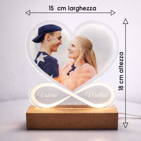 Lampada in plexiglass personalizzata con foto e infinito luminoso