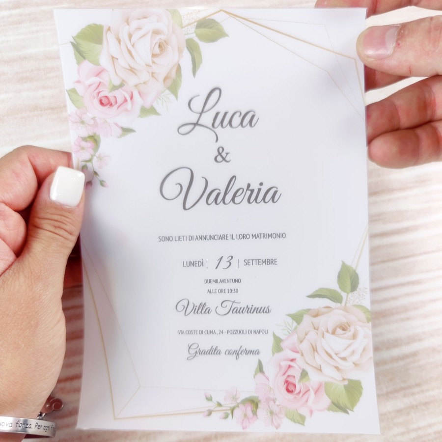 Invito matrimonio fiori rosa e cornice effetto oro in pvc riciclato Sposi