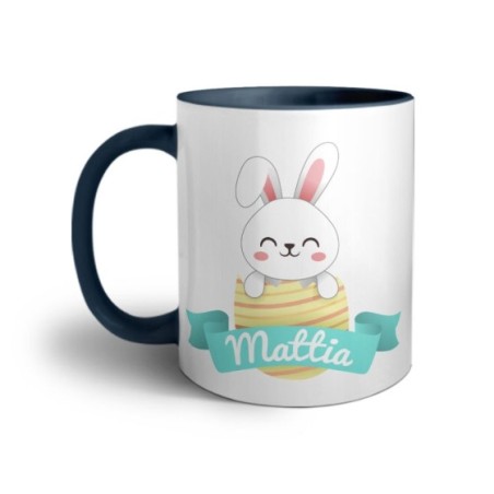 Tazza personalizzata con nome coniglietto che esce dall'ovetto Pasqua